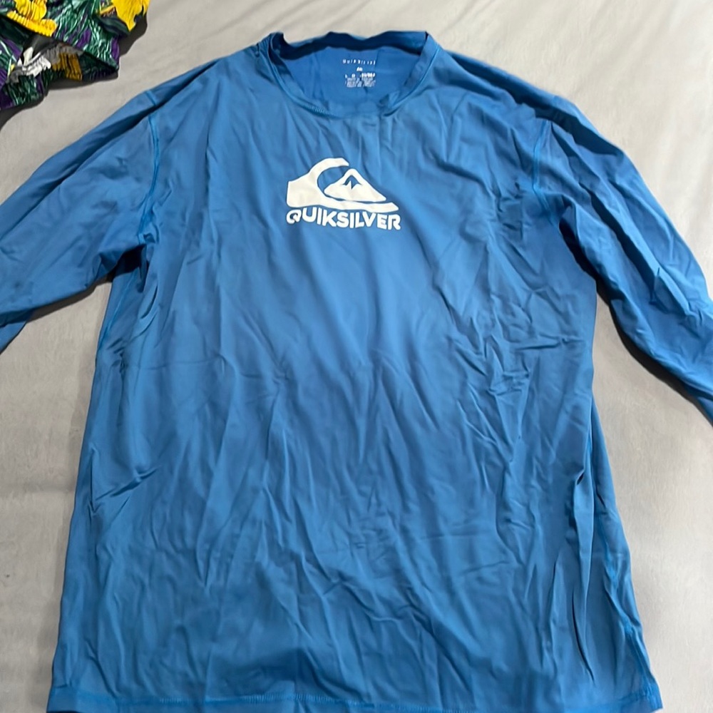 Quicksilver rash guard